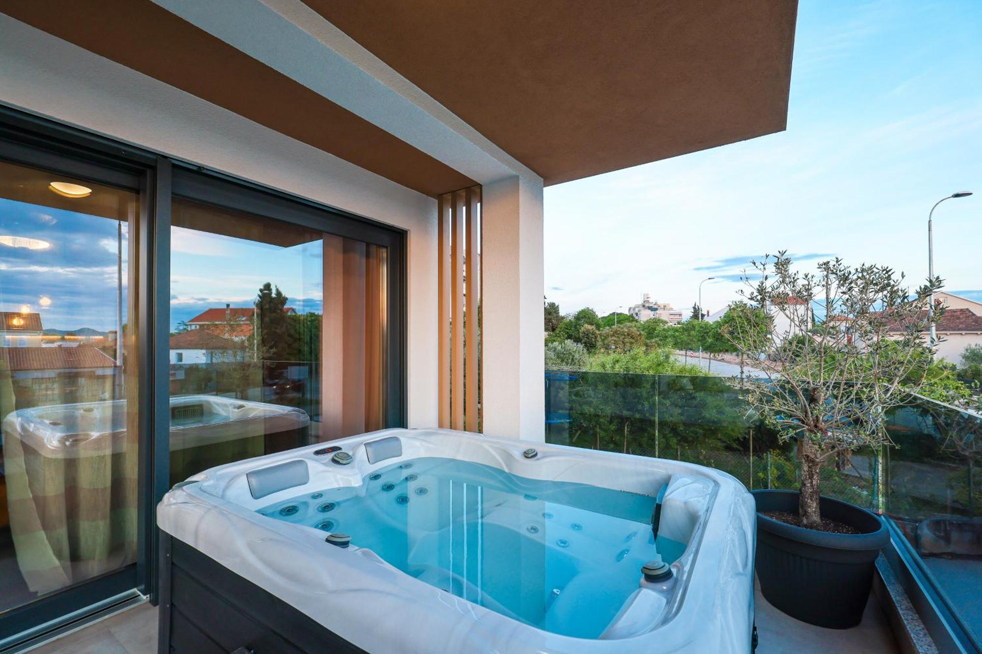 Luma Luxury Apartment With Jacuzzi Zadar Buitenkant foto