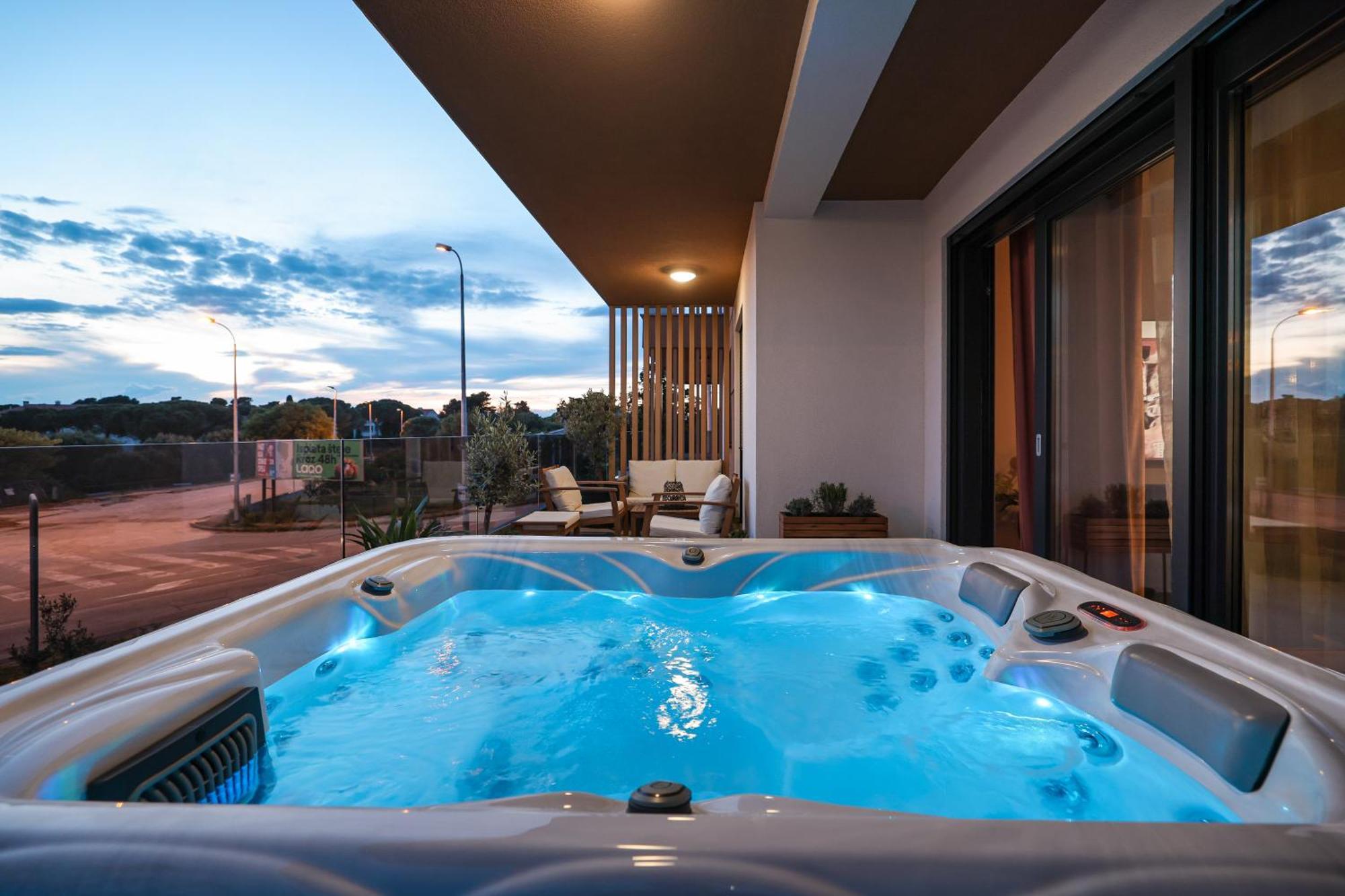 Luma Luxury Apartment With Jacuzzi Zadar Buitenkant foto