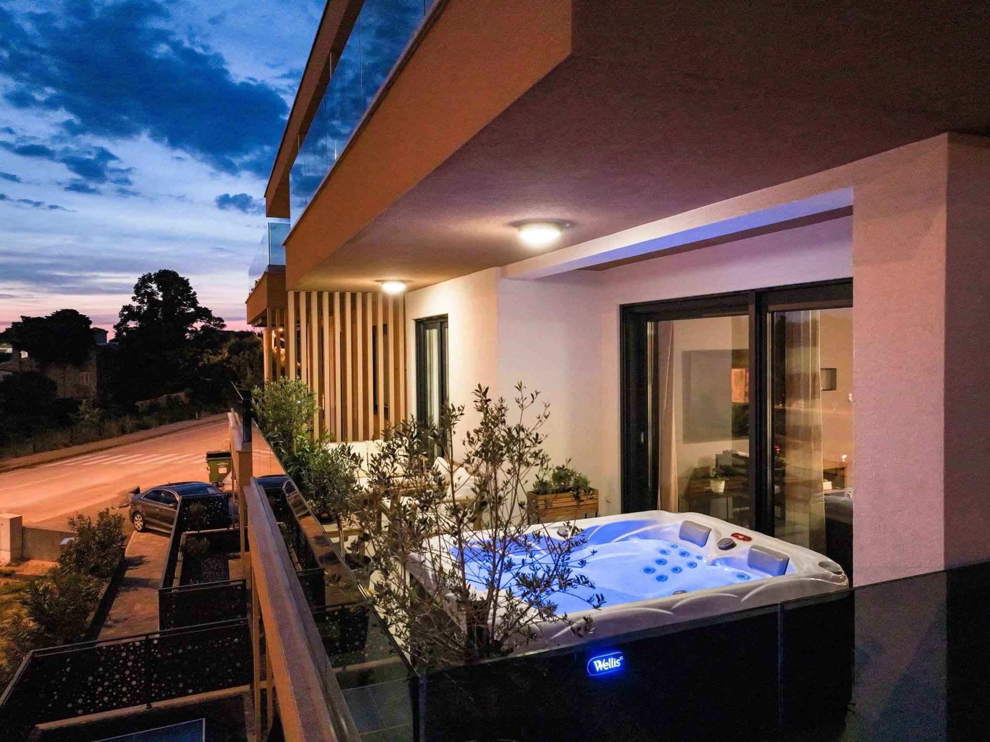 Luma Luxury Apartment With Jacuzzi Zadar Buitenkant foto