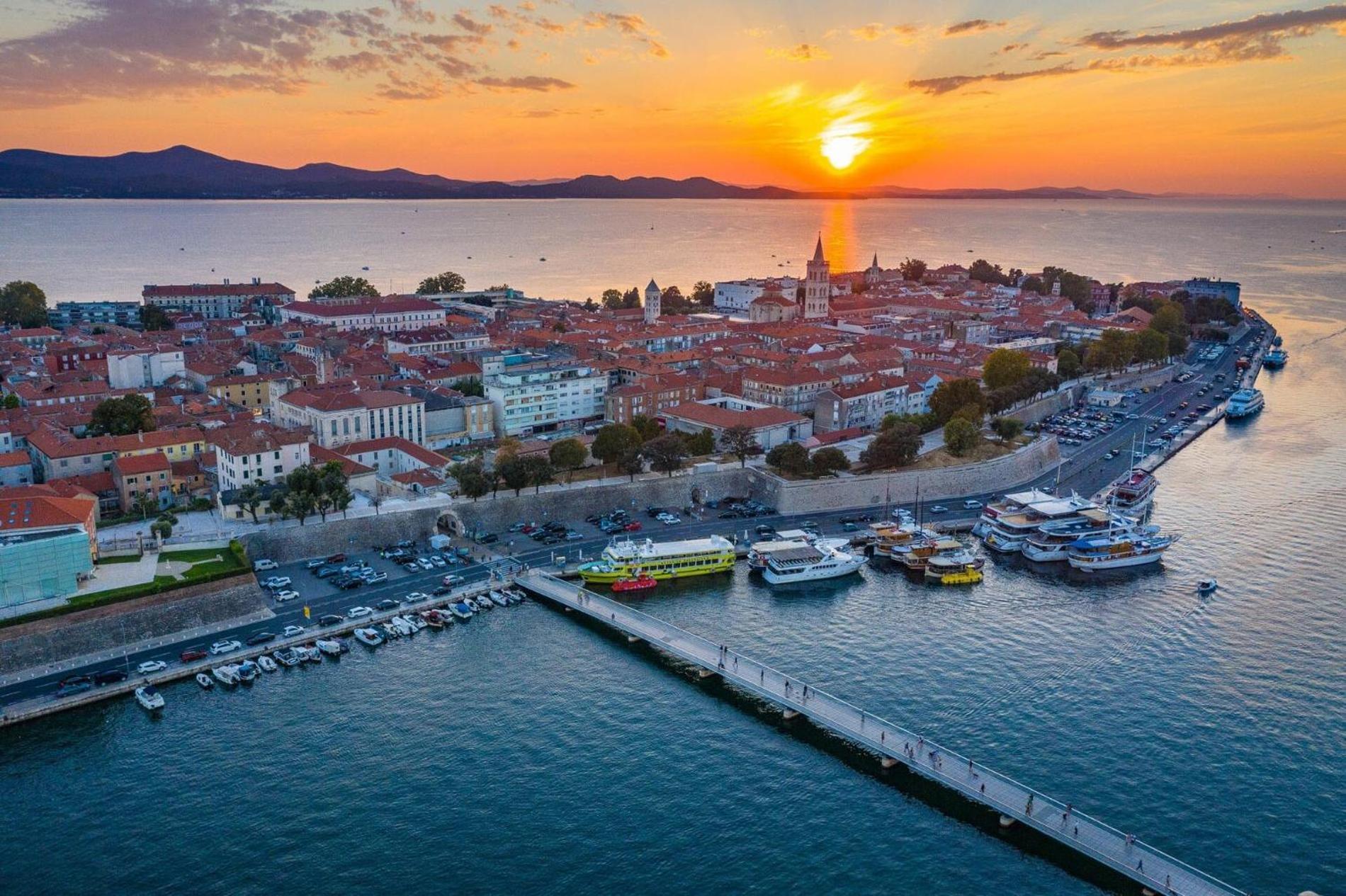 Luma Luxury Apartment With Jacuzzi Zadar Buitenkant foto